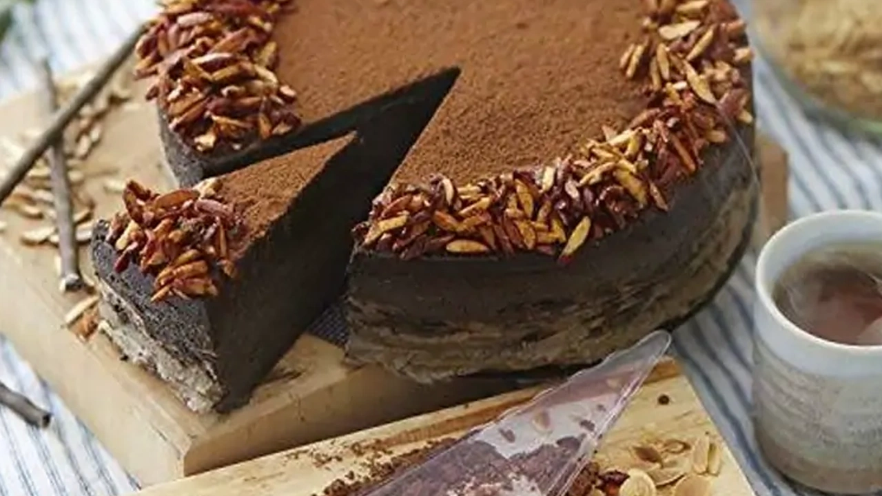 Clear Cake Cutter and Slicer Clear Cake Cutter and Slicer - Image 1