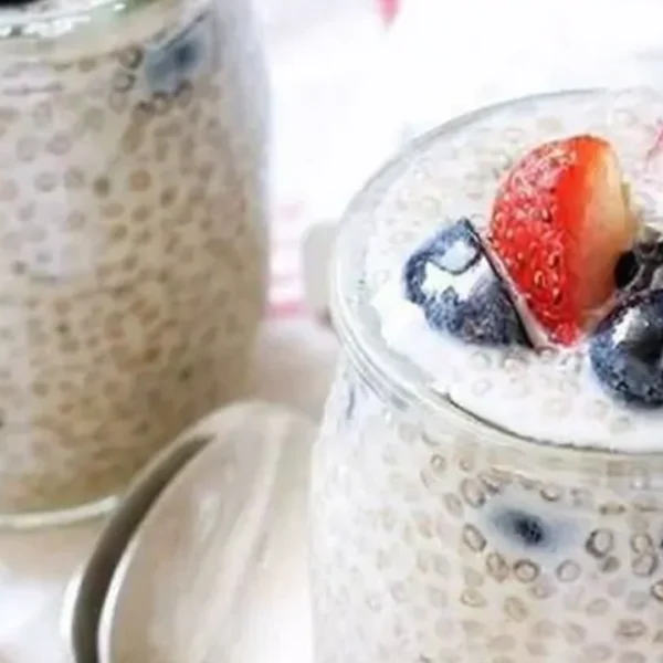 Fresh Chia Pudding X-L Topped with Berries