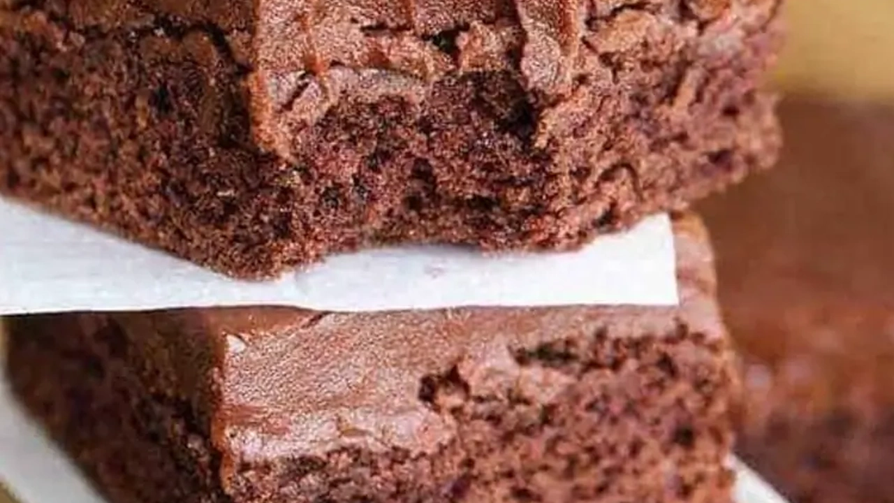 Fresh Chocolate fudge topped brownie Fresh Chocolate fudge topped brownie - Image 1