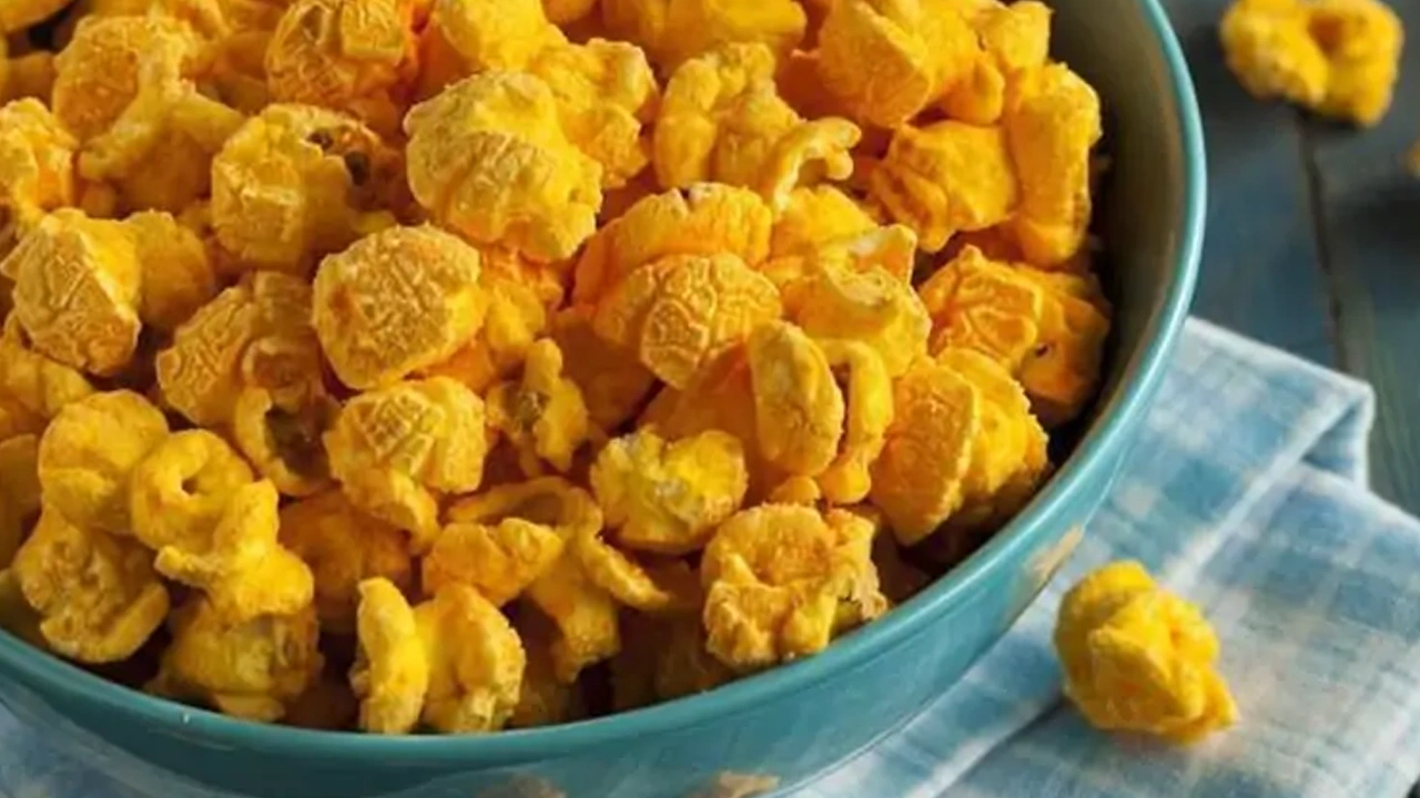 Fresh Classic Cheddar Popcorn Fresh Classic Cheddar Popcorn - Image 1