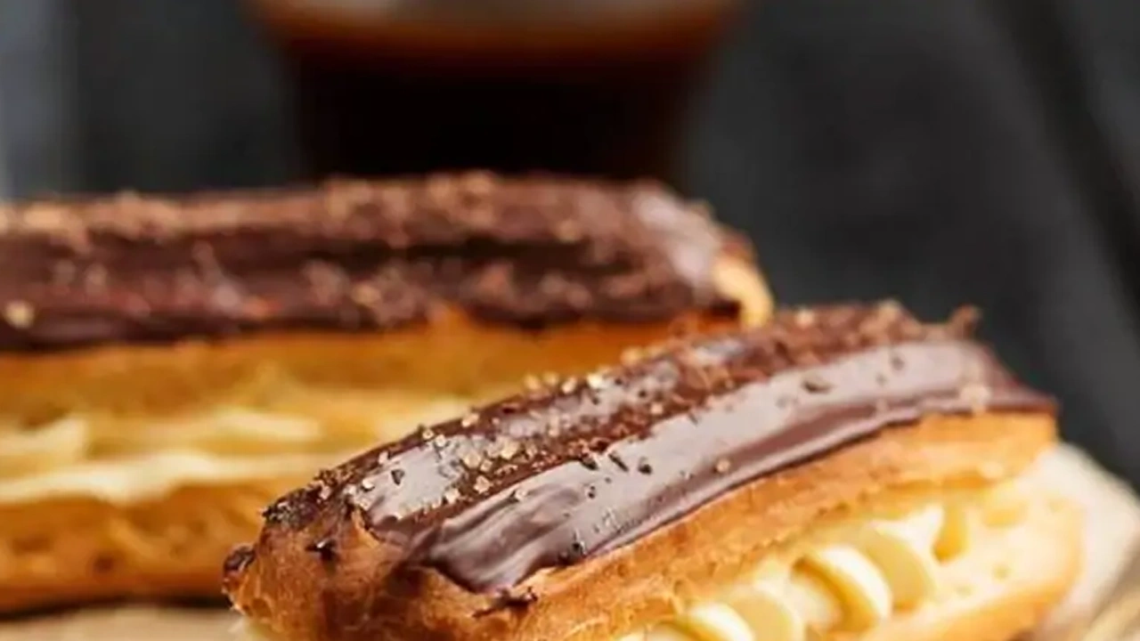 Fresh French Eclair X-L with Chocolate Fresh French Eclair X-L with Chocolate - Image 1