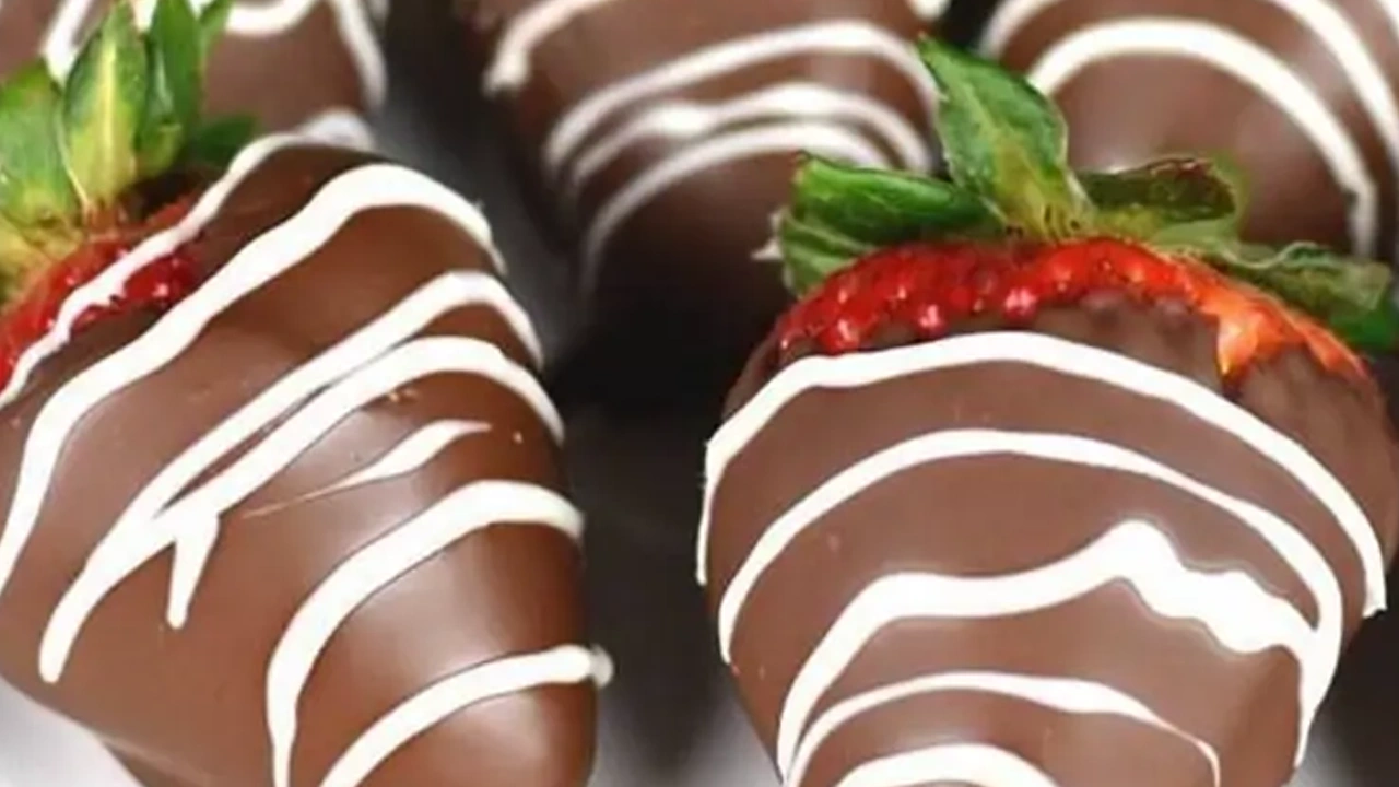 Fresh Half Dozen of 0 Belgian Chocolate Covered Strawberries Fresh Half Dozen of %100 Belgian Chocolate Covered Strawberries - Image 1