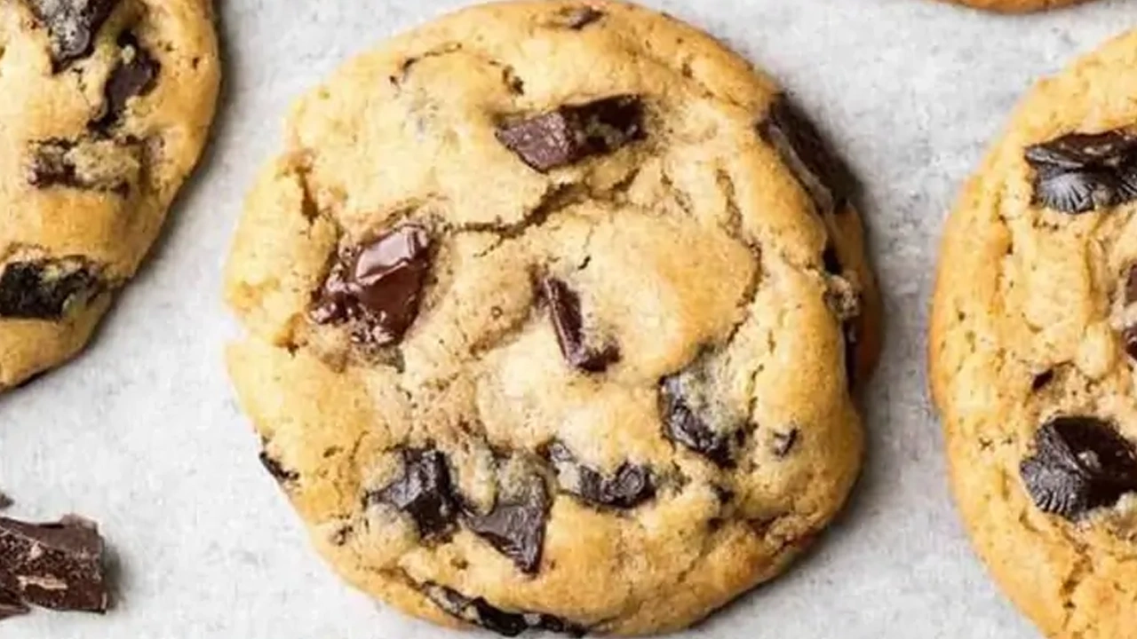 Fresh Handmade Large Chocolate Chip Cookies Pack Fresh Handmade Large Chocolate Chip Cookies Pack - Image 1