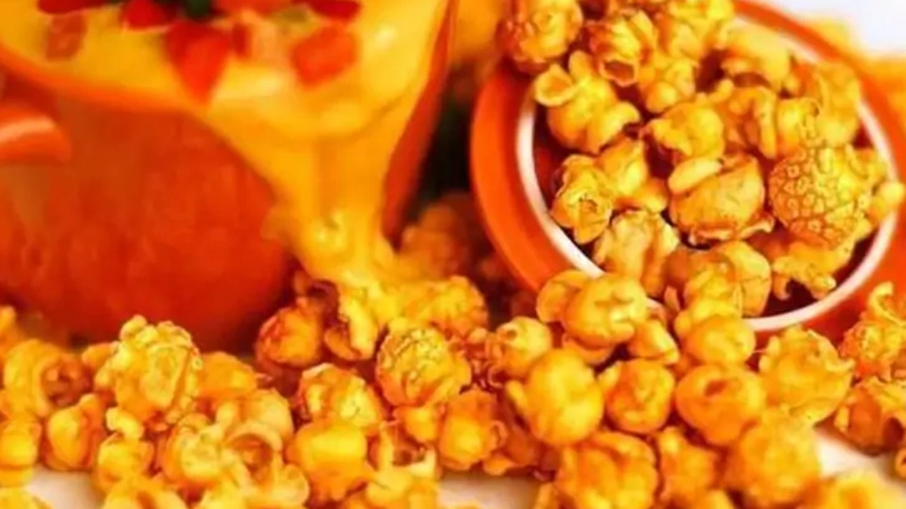 Fresh Nacho Cheese Popcorn Fresh Nacho Cheese Popcorn - Image 1