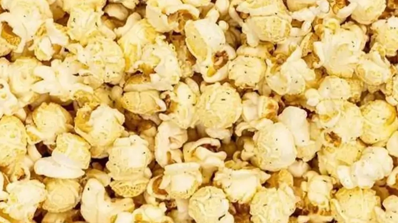 Fresh Pickle Dill Popcorn Fresh Pickle Dill Popcorn - Image 1