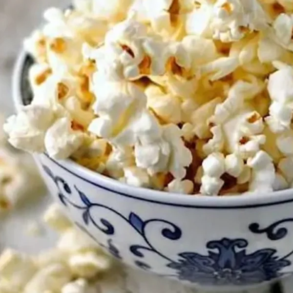Fresh Sour Cream and Chive Popcorn