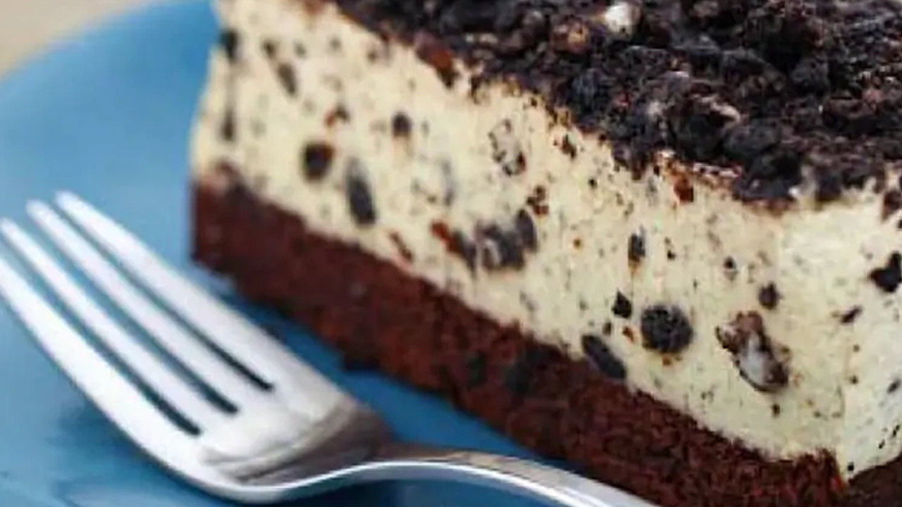 Fresh X-Large Oreo Mousse Cake Slice with Whip Cream Fresh X-Large Oreo Mousse Cake Slice with Whip Cream - Image 1
