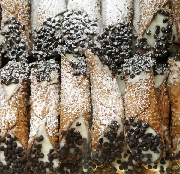Traditional Cannoli