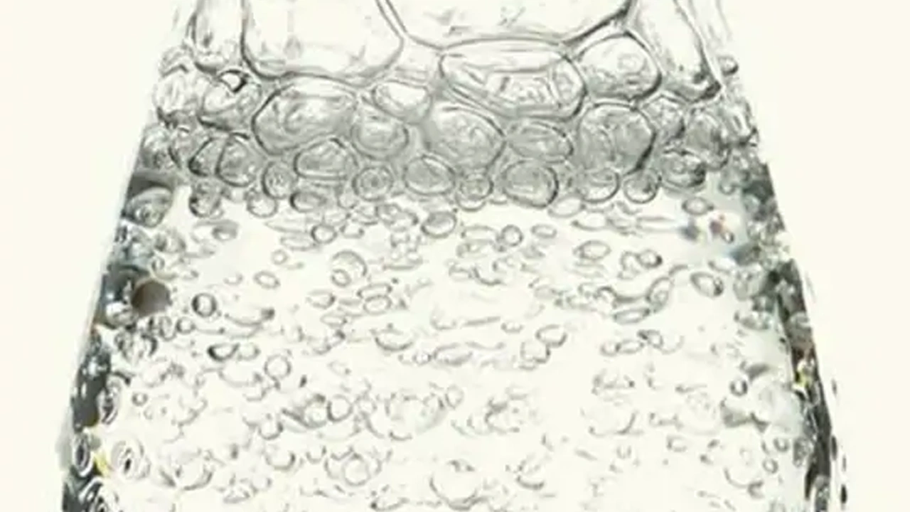 mineral water Mineral Water - Image 1